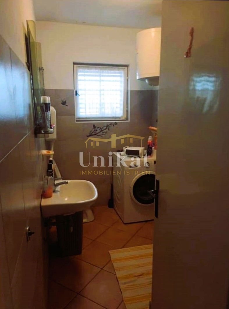 Casa bifamiliare in pietra abitabile, da ristrutturare